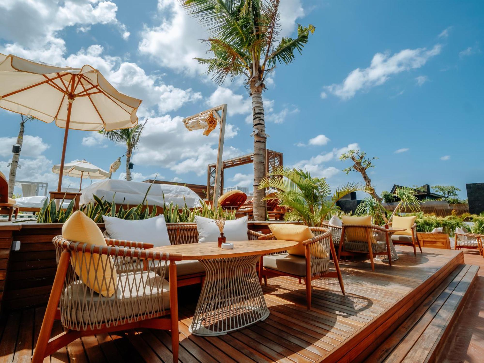 Secana Beachtown Resort & Residences Canggu Buitenkant foto